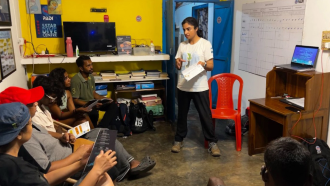 ReefLog survey orientation with dive professionals: building skills for reef conservation